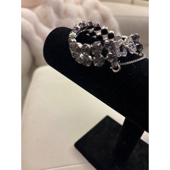 Vintage Weiss Rhinestone Bracelet With Double Row & Clasp Detail Marked sparkles - Picture 15 of 16